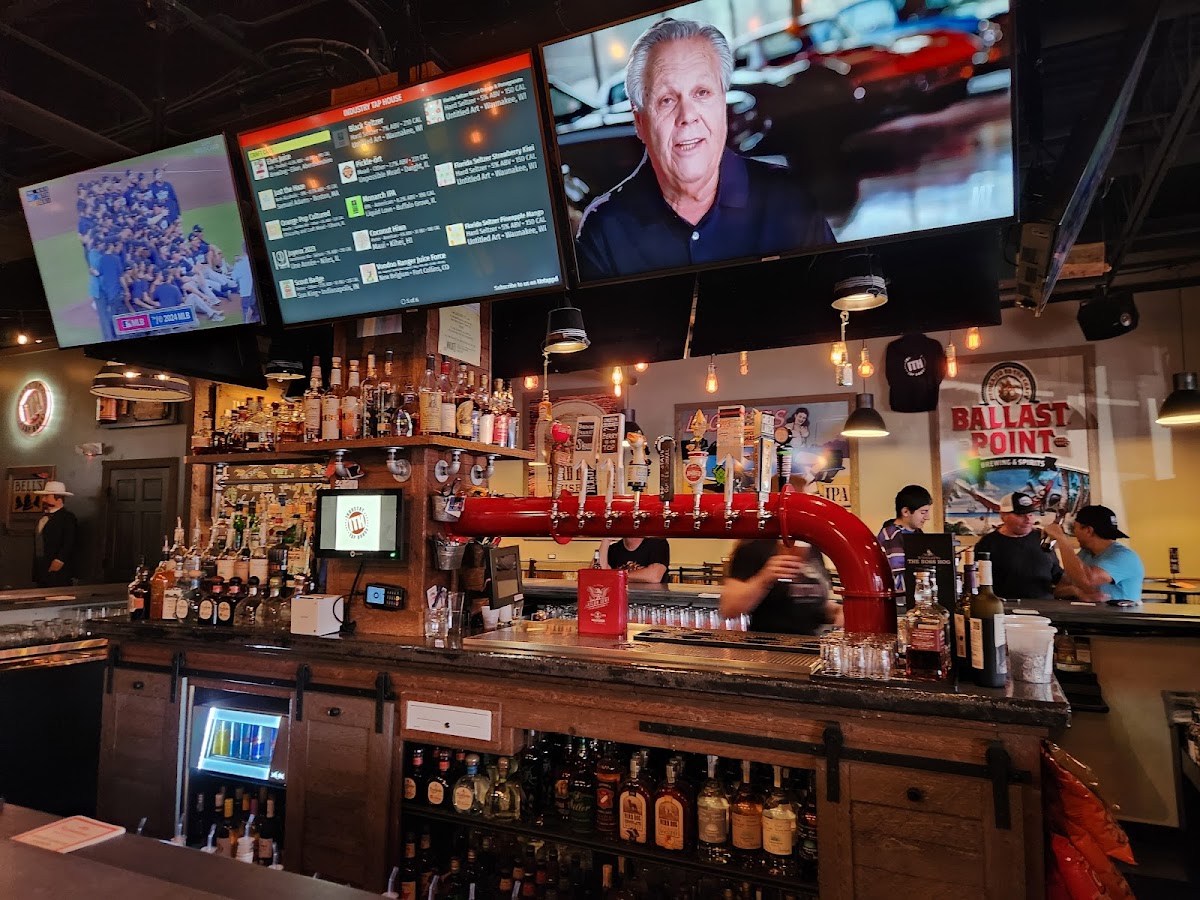 Industry Tap House - Photo 2