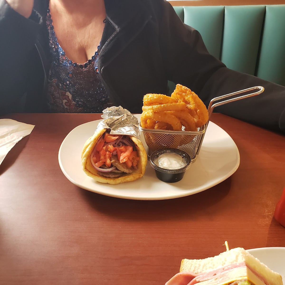 Silver Grill Family Restaurant - Photo 9
