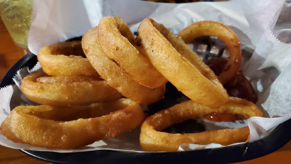 Hawkeye Sports Bar & Grill - Photo 9