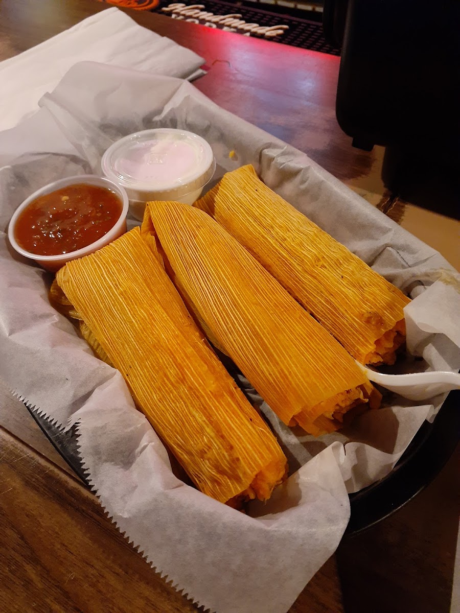 Hawkeye Sports Bar & Grill - Photo 4