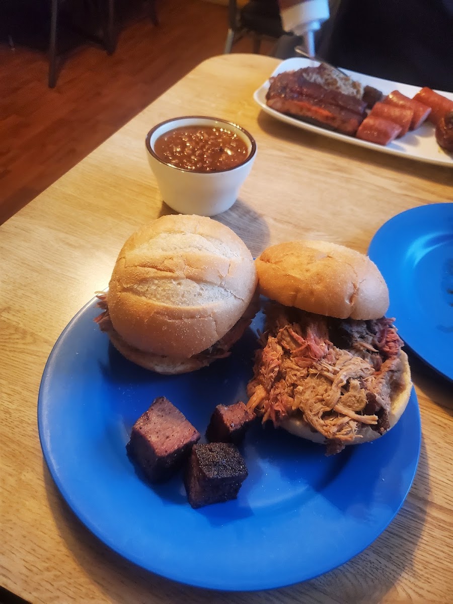 Backroad Bar-B-Q - Photo 4
