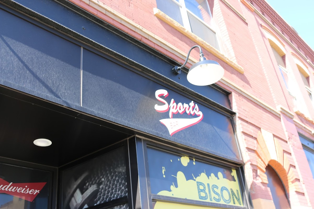 Sports Bar - Photo 1