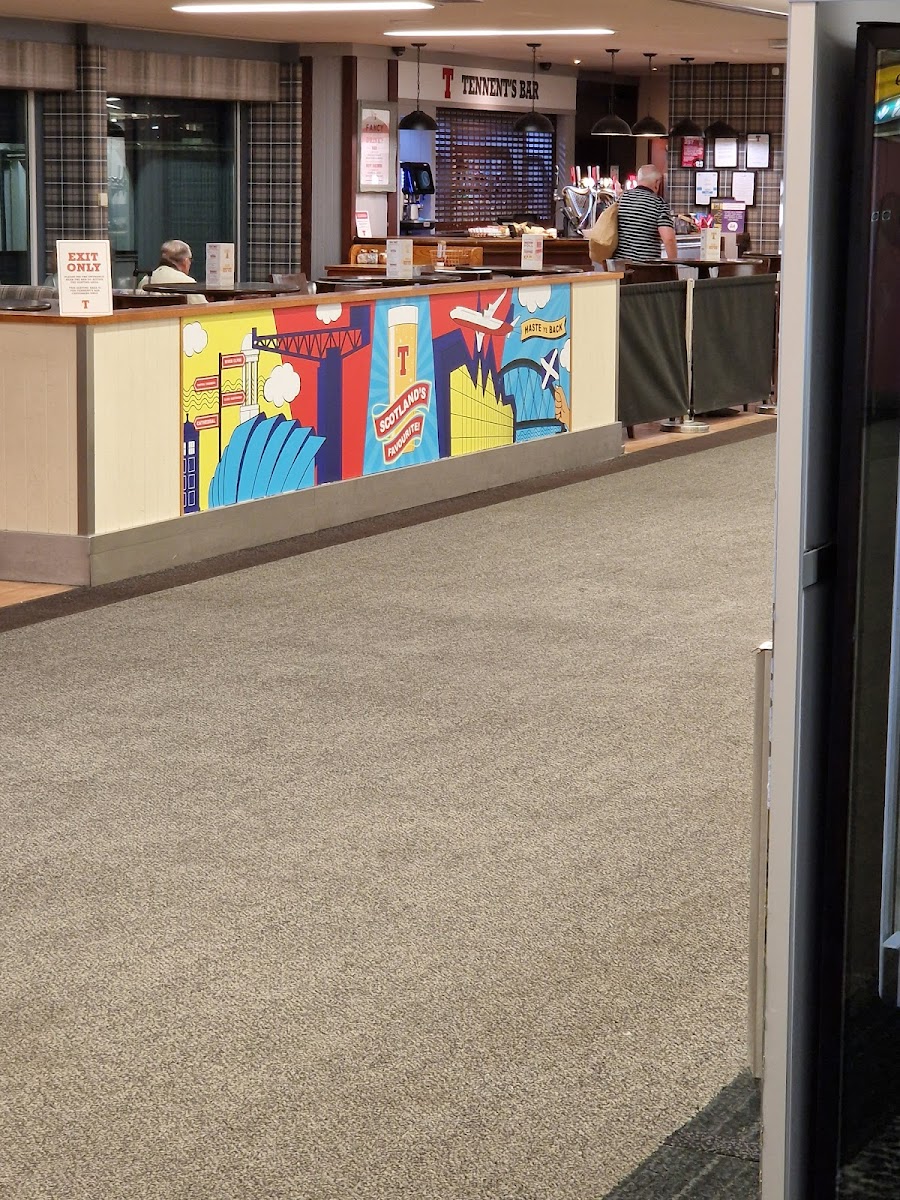 Tennents Bar - Glasgow Airport - Photo 2