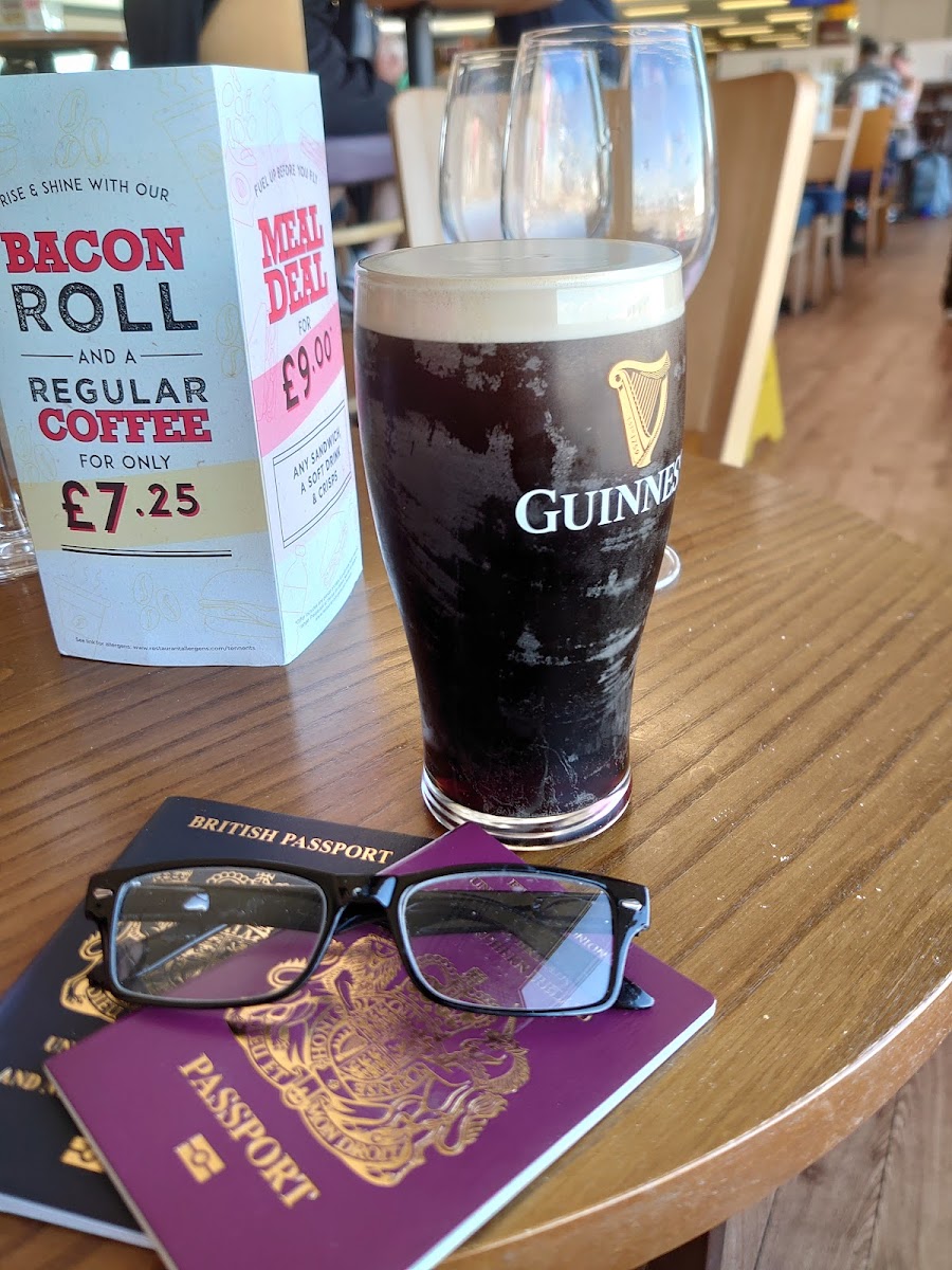 Tennents Bar - Glasgow Airport - Photo 3