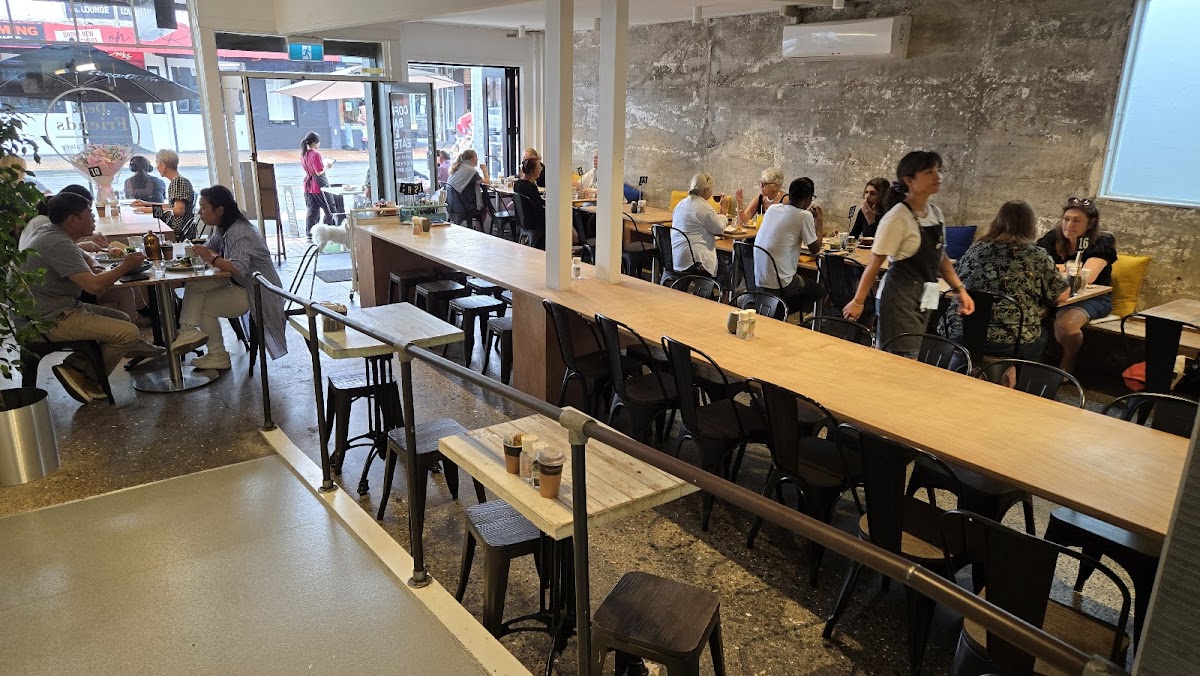 Dear Friends Cafe - Photo 9