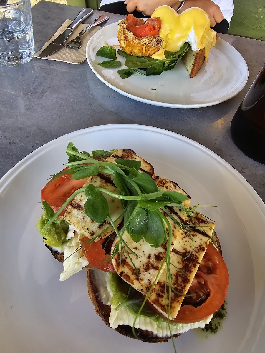Dear Friends Cafe - Photo 8