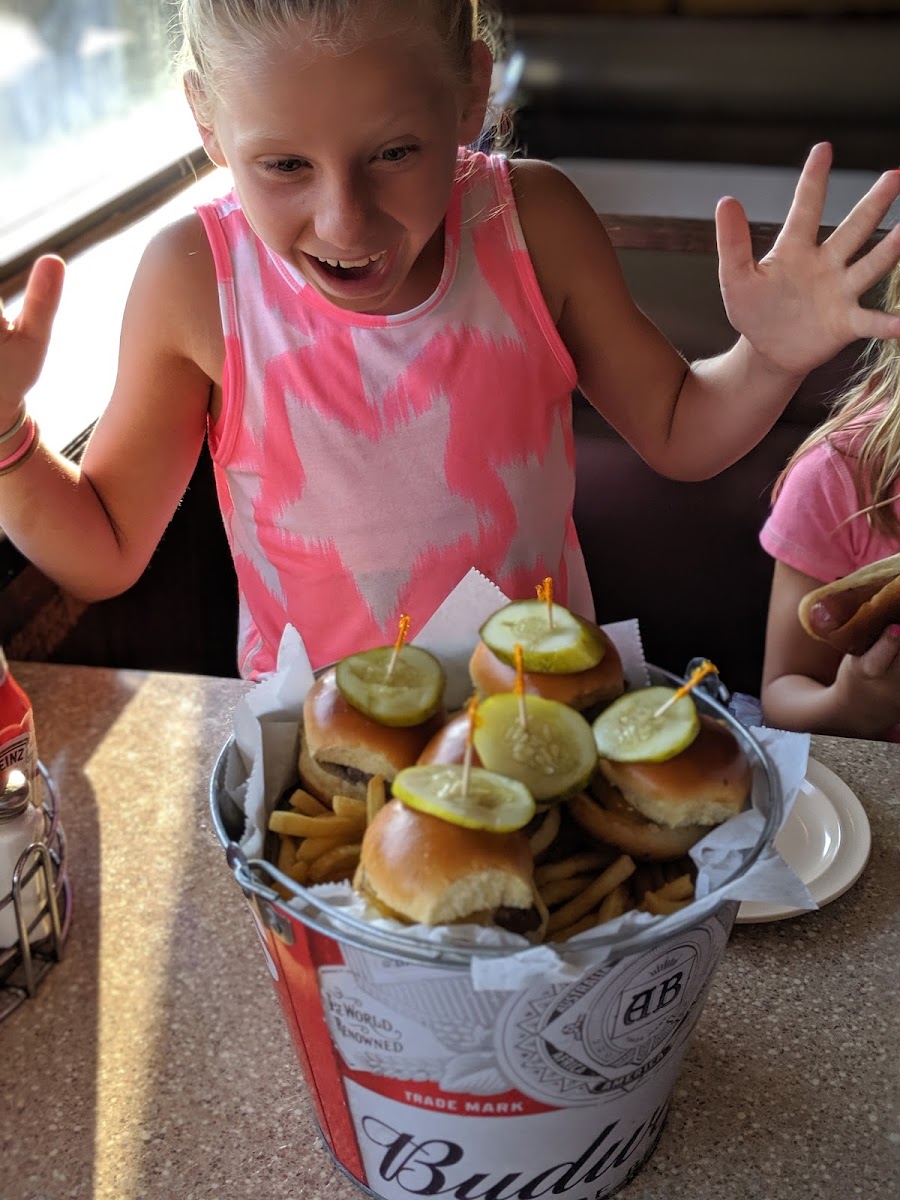 Eddie's Restaurant - Photo 8