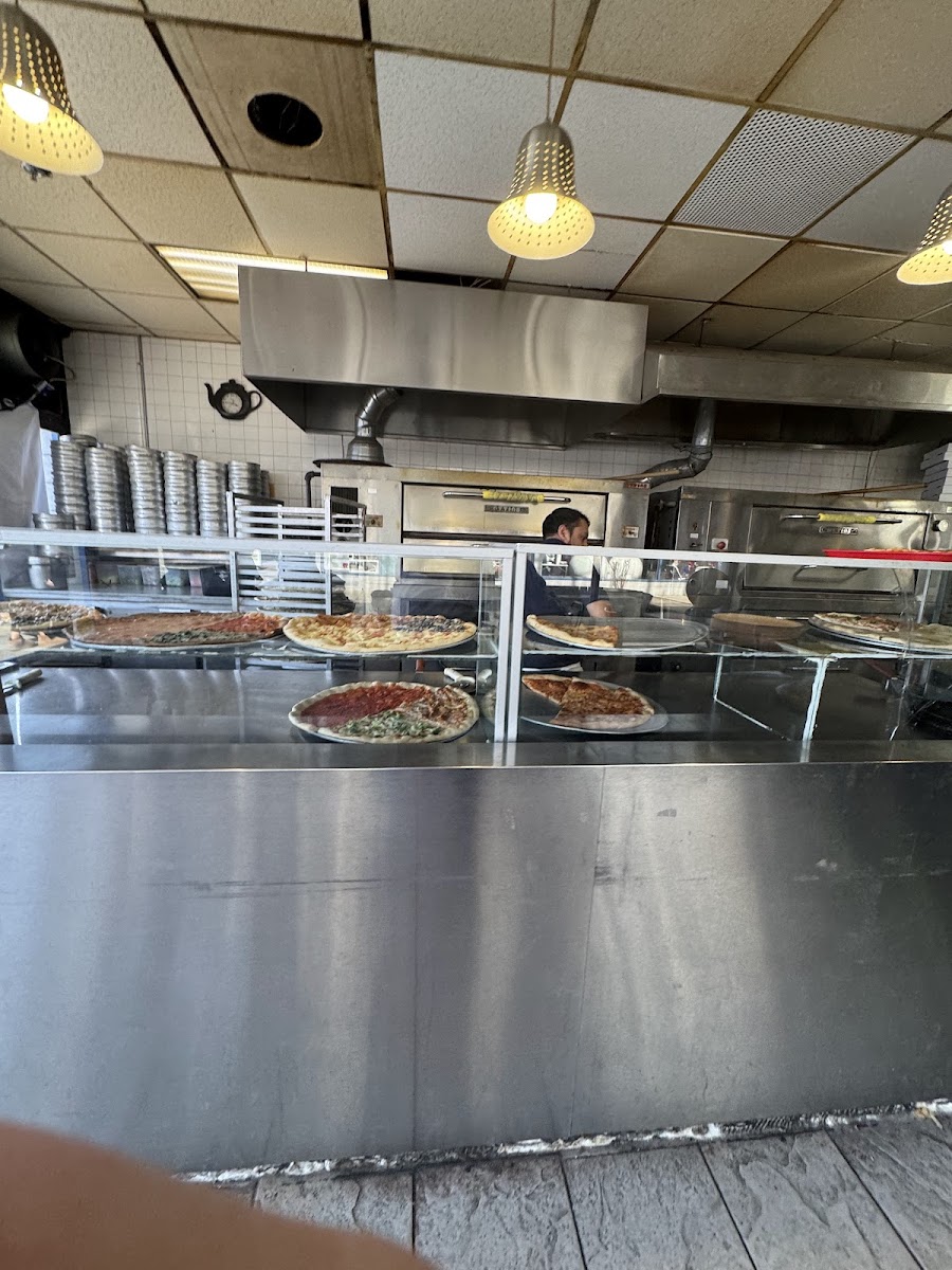 David's Famous Pizza - Photo 2