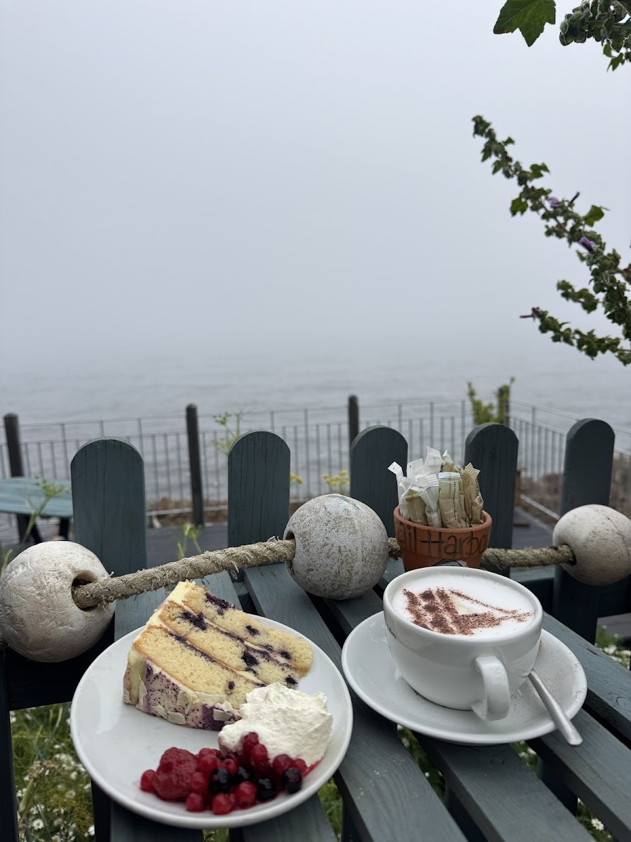 Crail Harbour Gallery & Tearoom - Photo 3