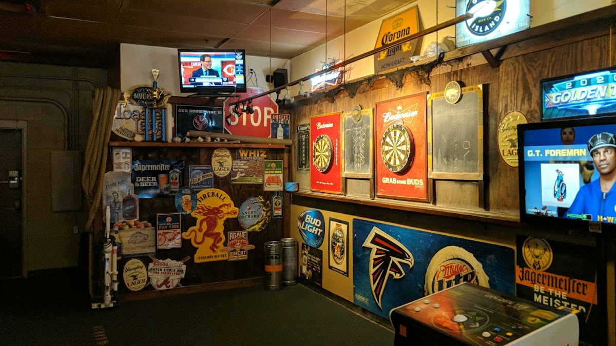 Winston's Food & Spirits - Photo 9