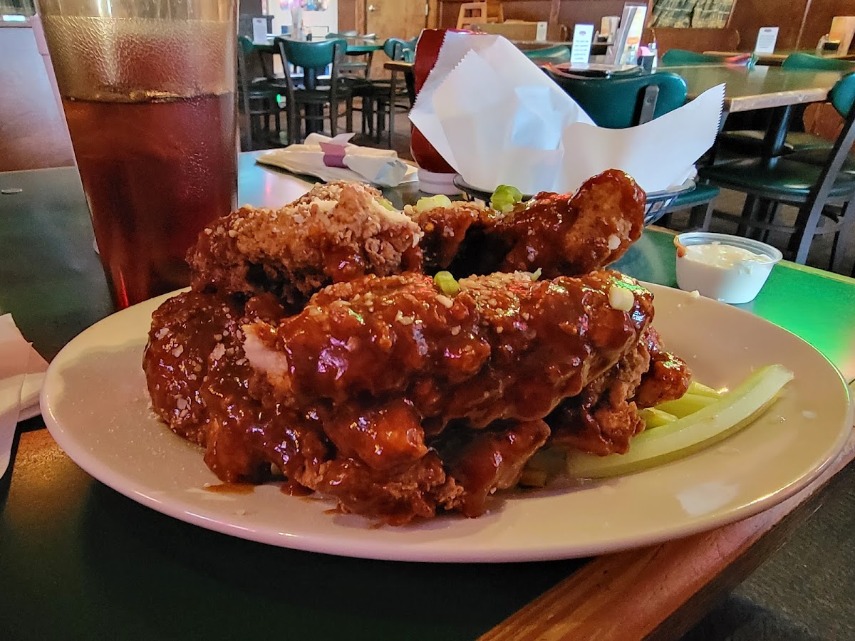 Winston's Food & Spirits - Photo 2