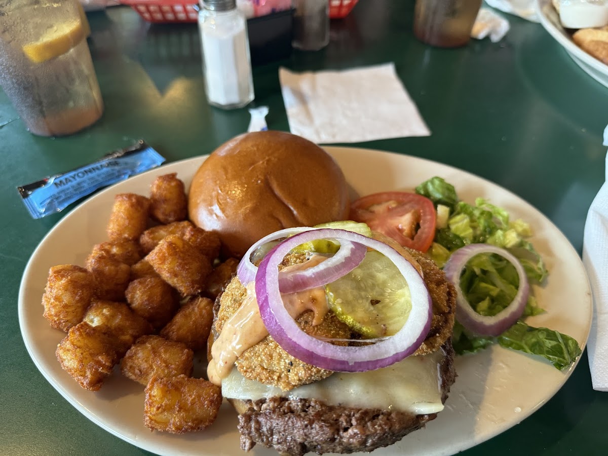 Winston's Food & Spirits - Photo 4