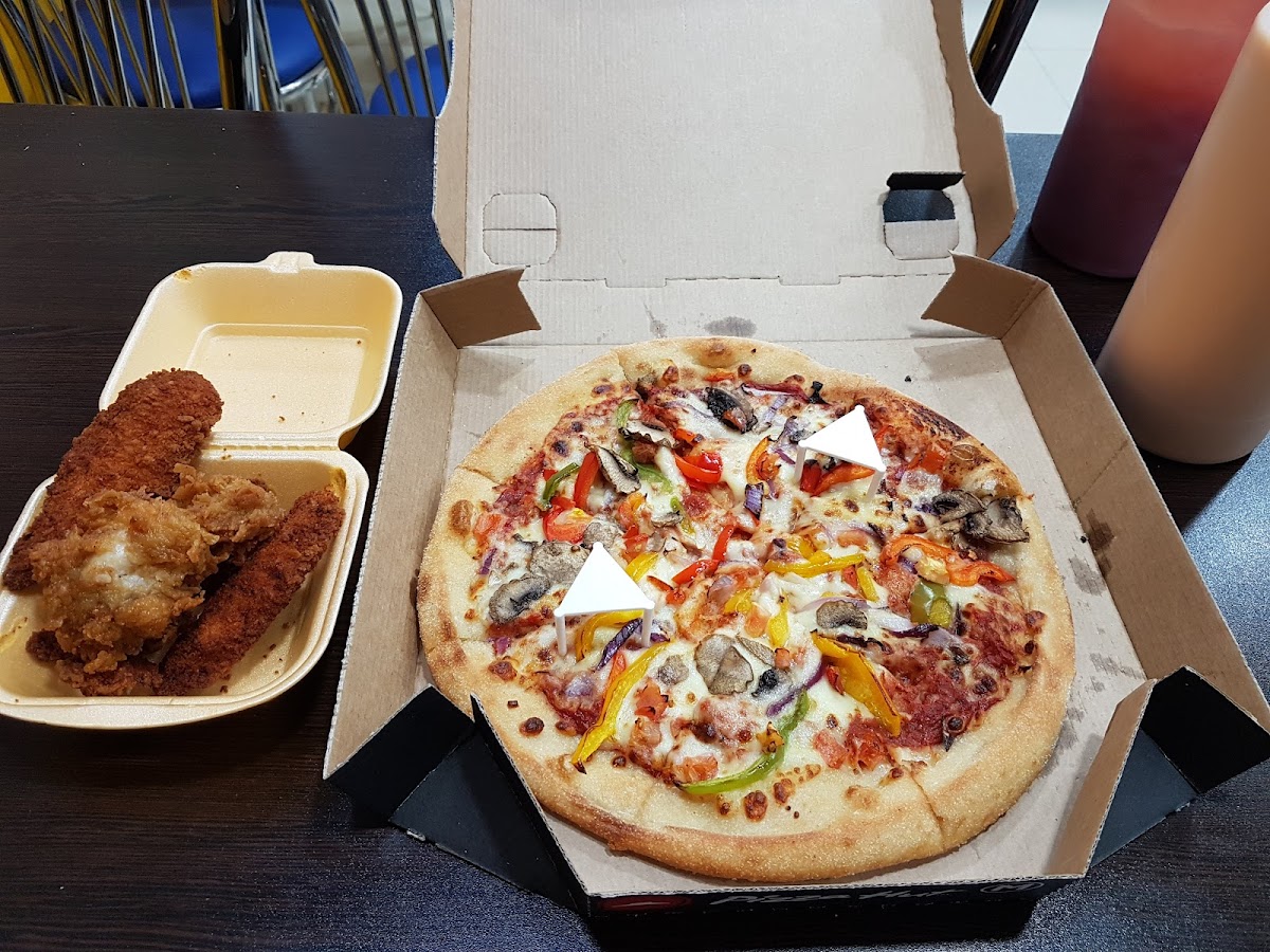 Chunky Chicken & Pizza - Photo 4