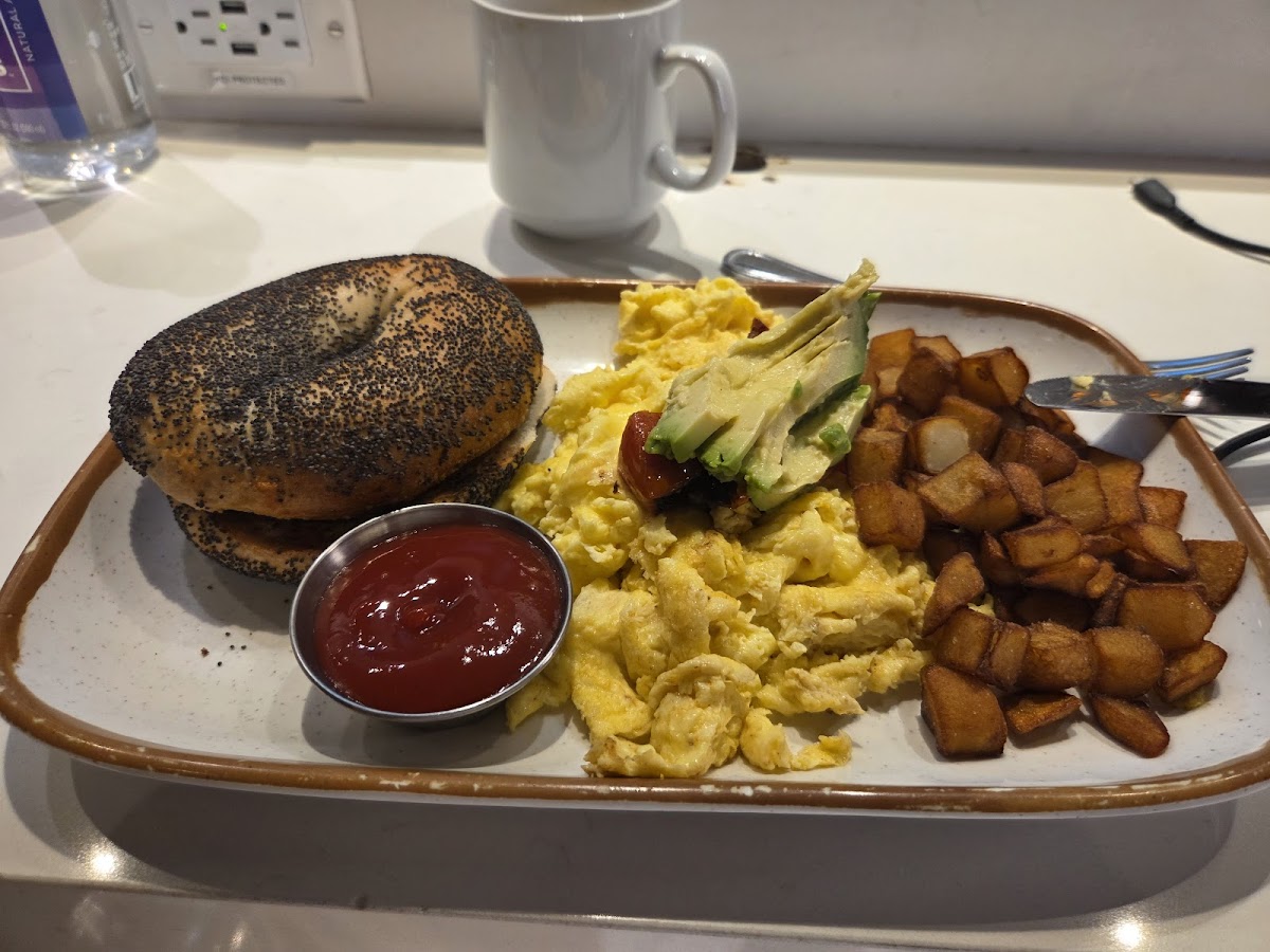 Poppy’s Bagels / Little Purse - Photo 3