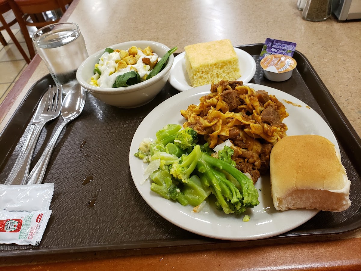 Cantigny Dining Facility - Photo 9