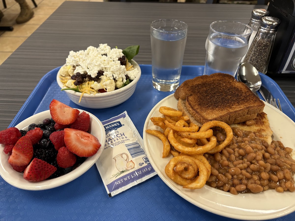 Cantigny Dining Facility - Photo 1