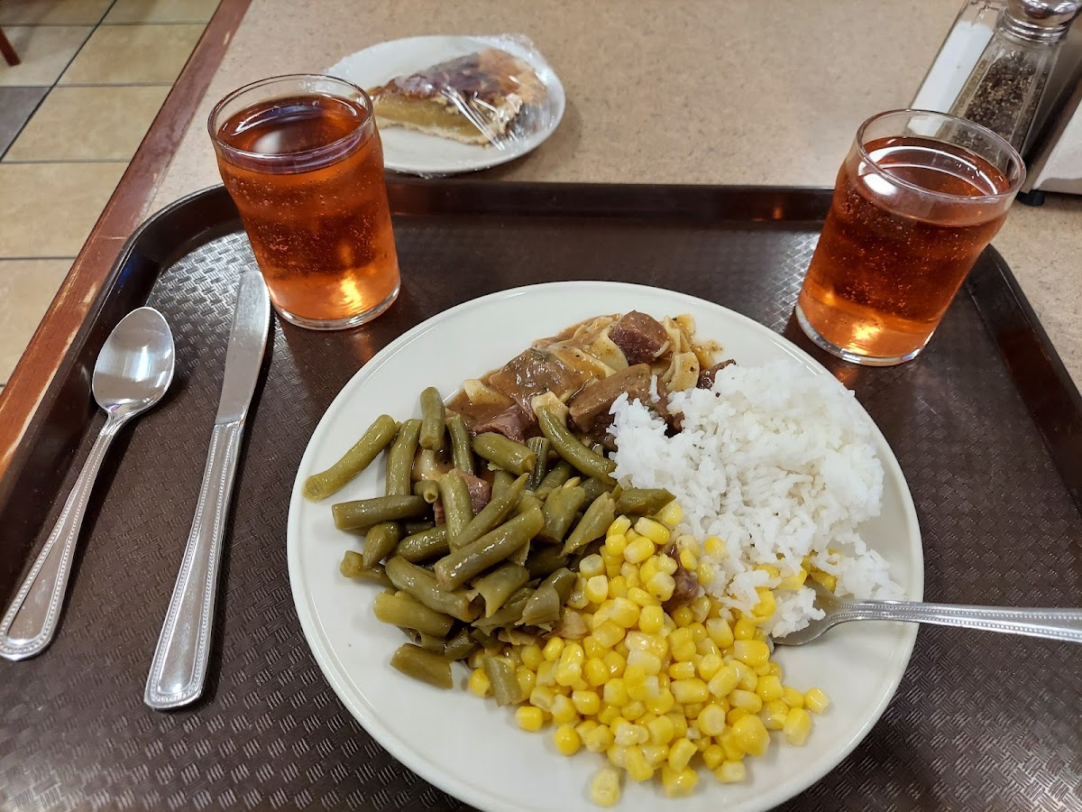 Cantigny Dining Facility - Photo 2