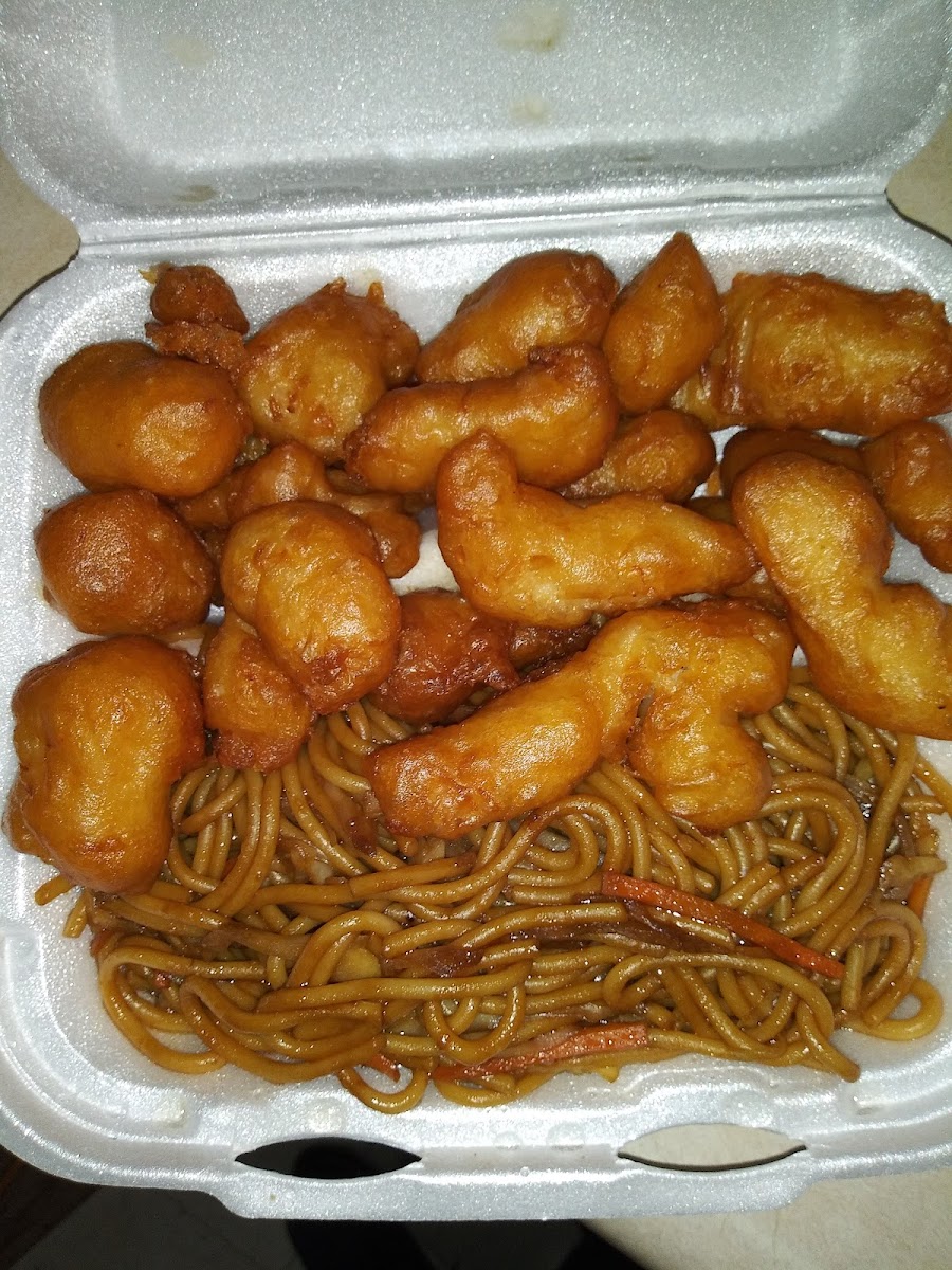 Red Wok - Photo 1