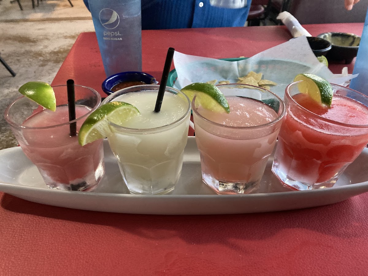 Cinco De Mayo Restaurant & Bar - Photo 3