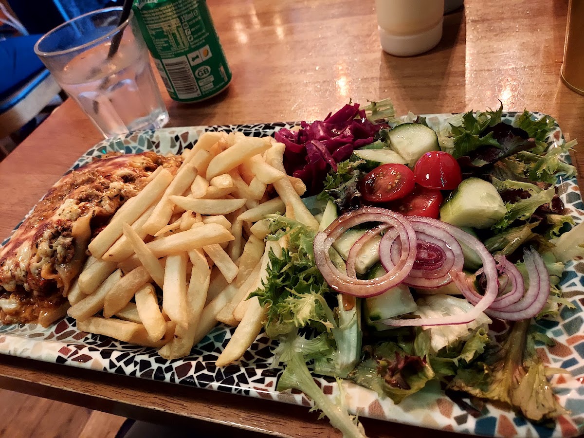 Olive Tree Cafe - Photo 4