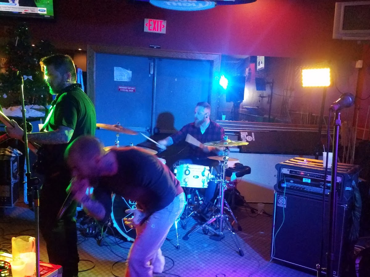 Trips Bar & Grill - Photo 8