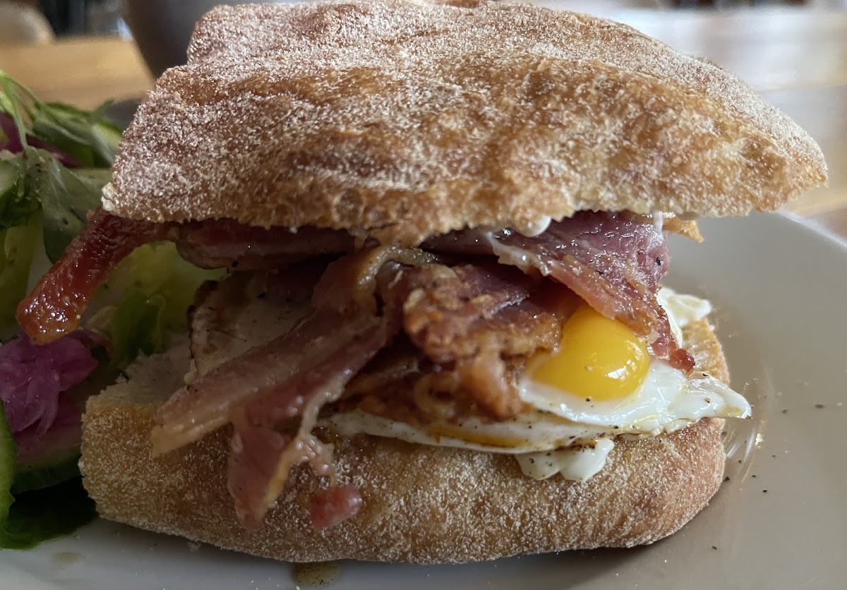 Bread and Lard Island - Photo 1