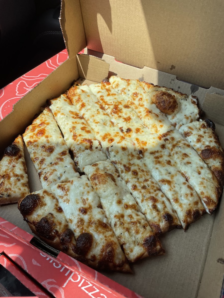 Delish Pizza - Photo 6