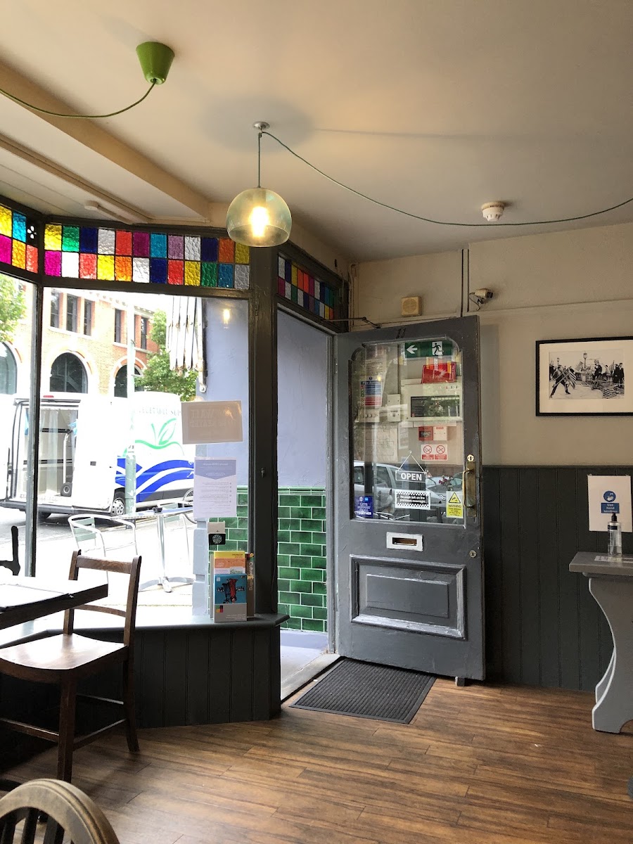Harrisons of Hove - Photo 2