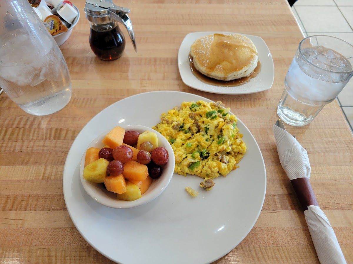 Rise & Bite Cafe - Photo 2
