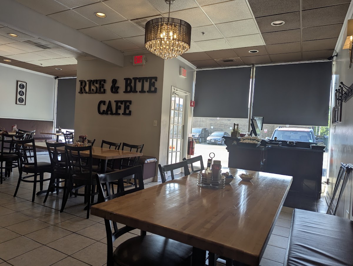 Rise & Bite Cafe - Photo 3