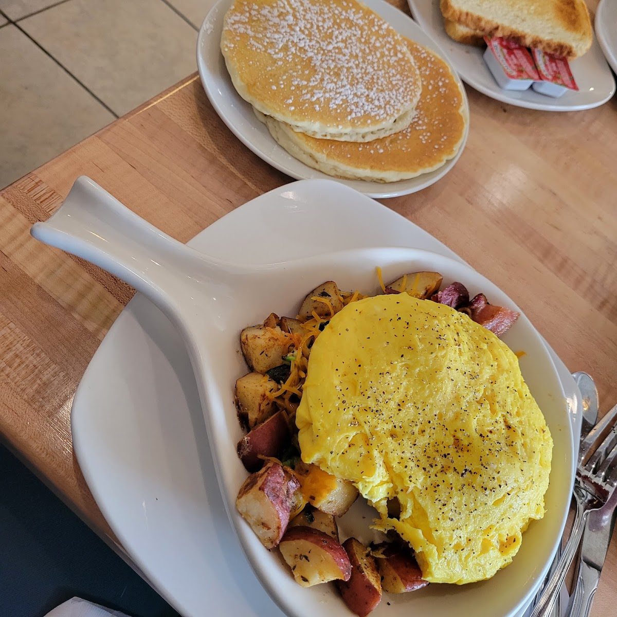 Rise & Bite Cafe - Photo 5