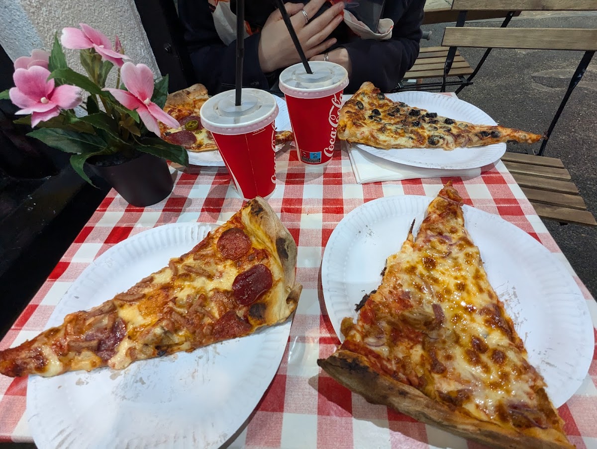 Pollini's Pizza Slice - Photo 2