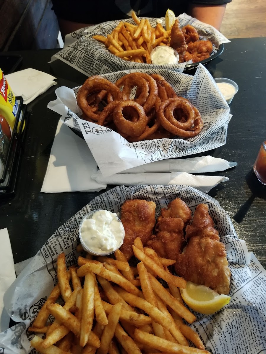 Catalyst Seafood Restaurant & Lounge - Photo 8