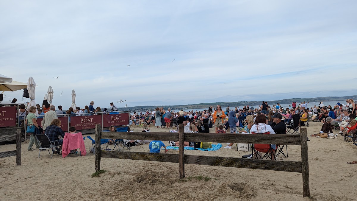 The Boat Cafe - Photo 4