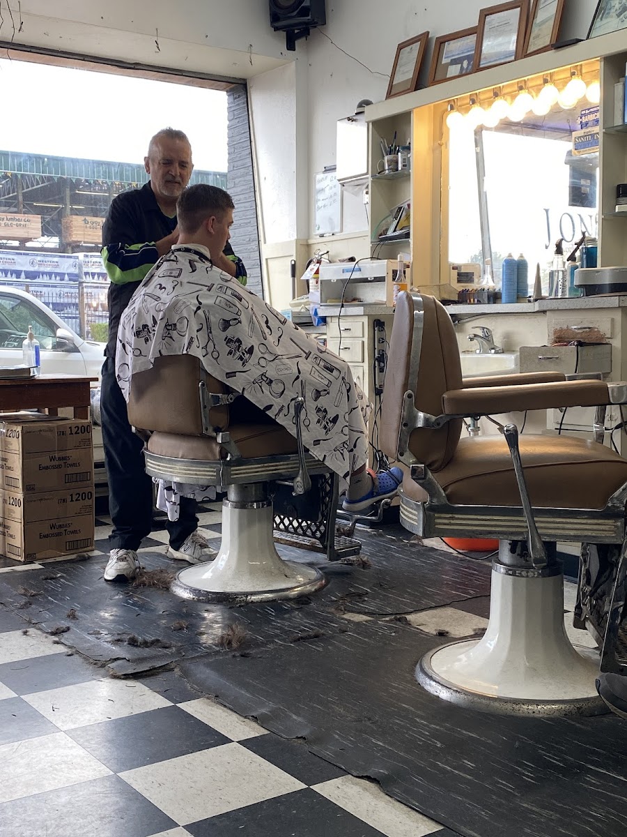 Jon's Barber Shop - Photo 1