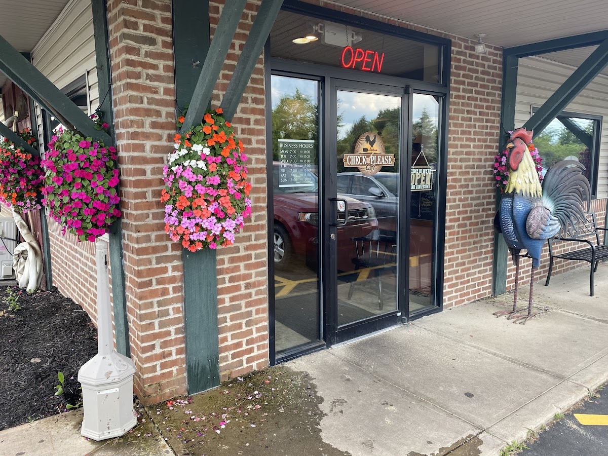 Check Please Cafe - Grafton, OH