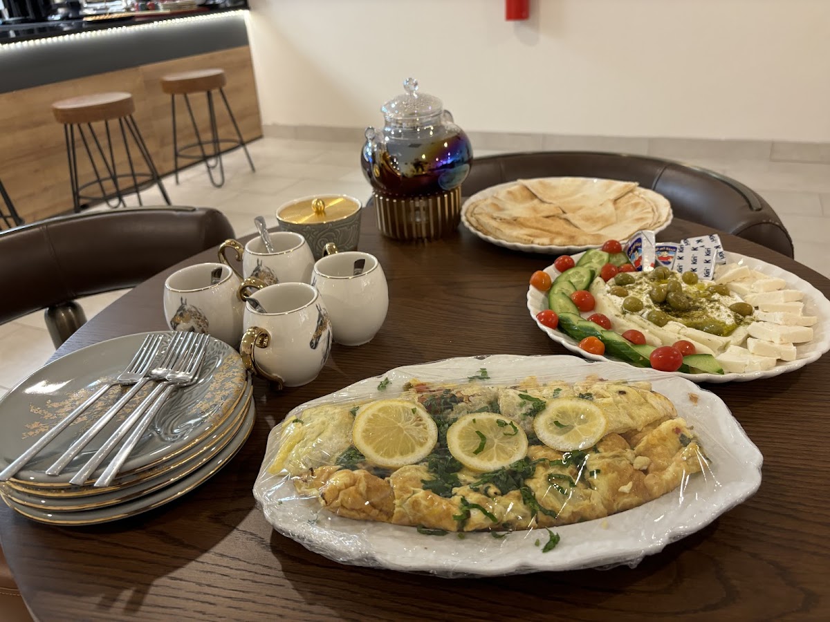 Fairuz Cafe - Photo 2