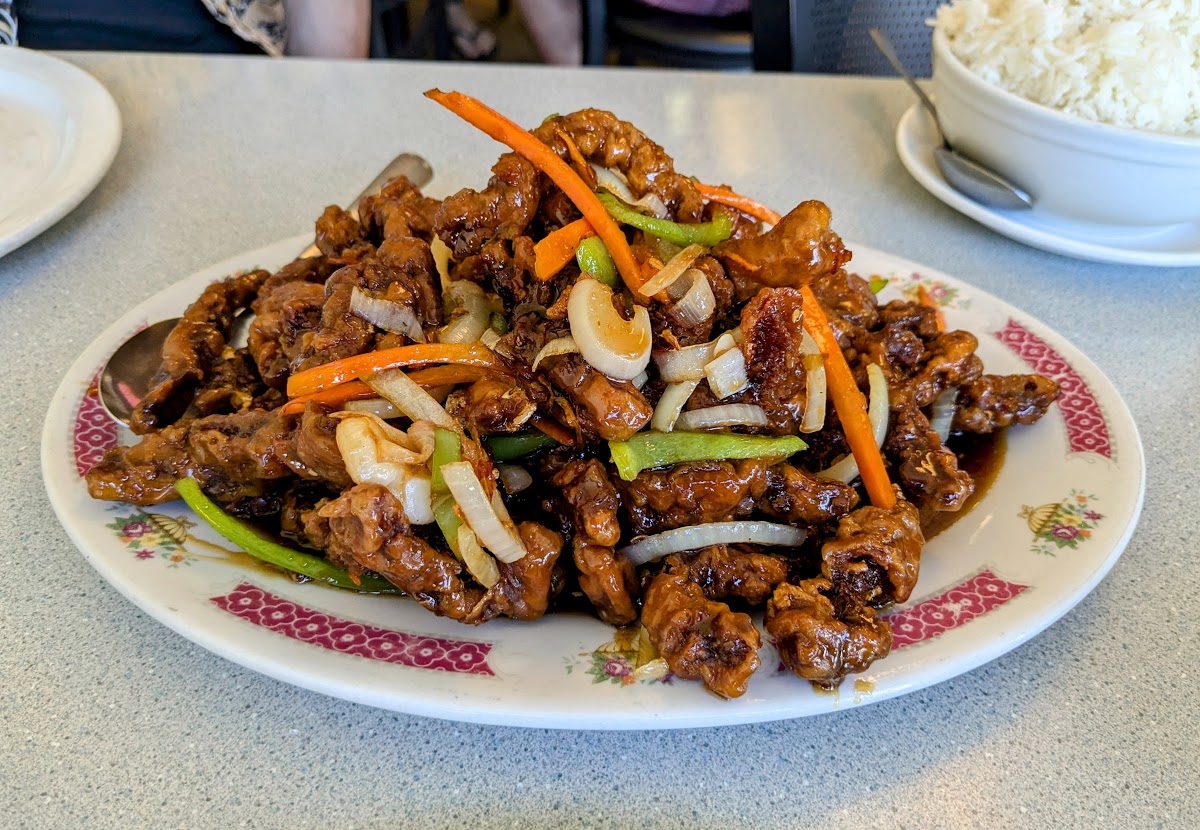 Mount Royal Restaurant - Photo 6