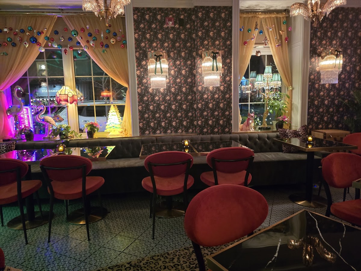 The Lobby Bar Elora - Photo 3