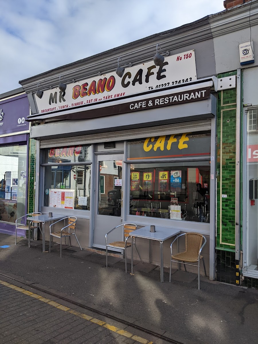 Beanos Cafe - Photo 3