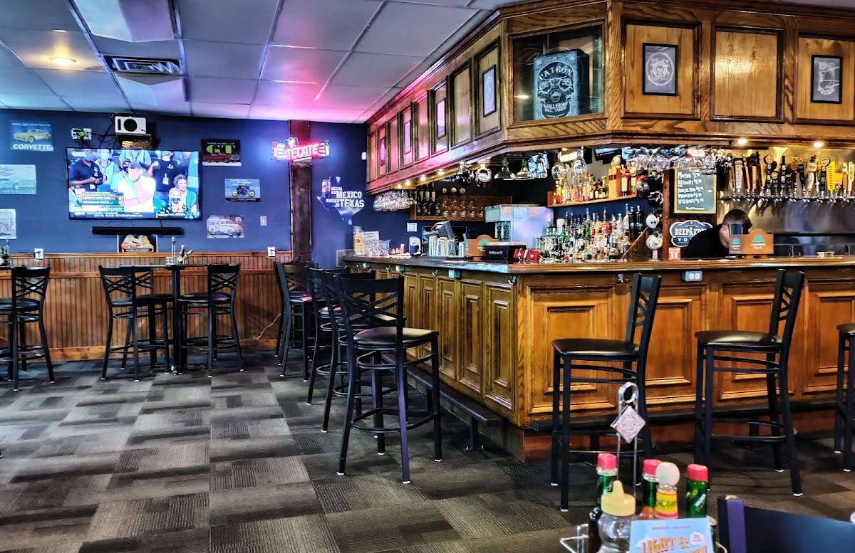 Classic's Bar & Grill