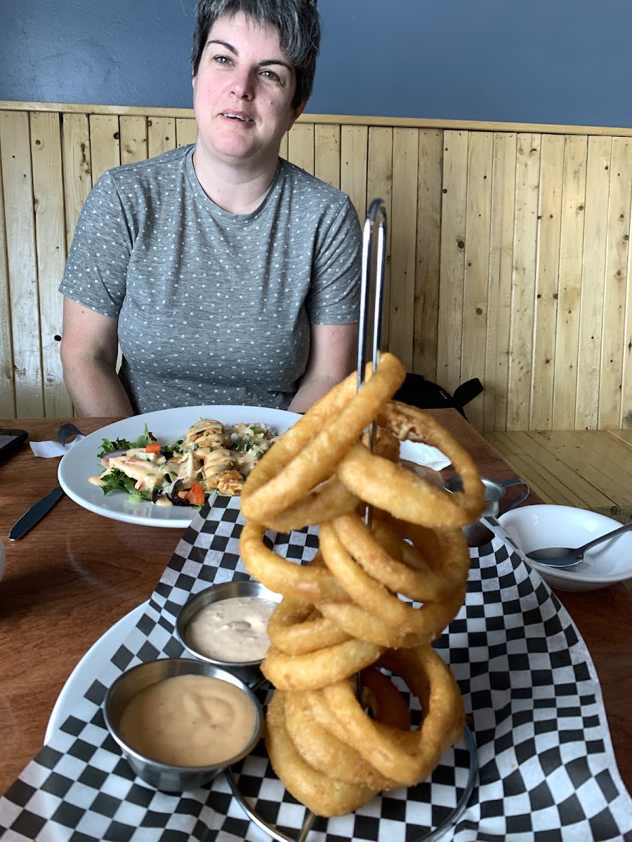 Jolly Rogers Grill - Photo 6