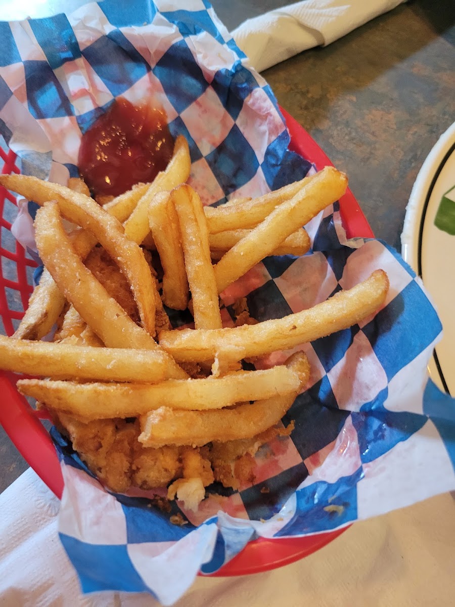 The Hangar Bar and Grill - Photo 9