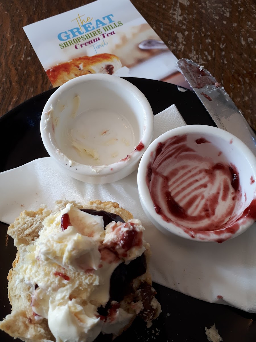 Tea on the Square - Photo 6
