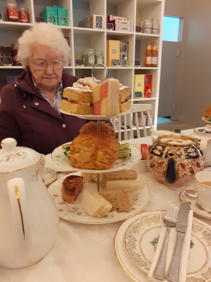 Little Grandma's Cafe - Photo 6