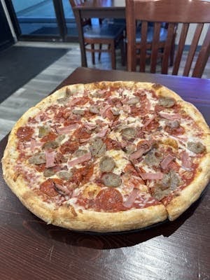 Gianna's Pizzeria - Photo 4