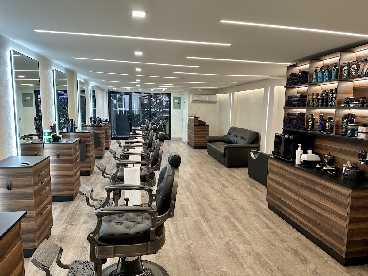 UNDERCUT BARBER SHOP - Photo 3