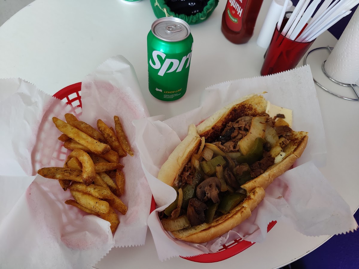 Rocco's Pizza & Cheesesteaks - Photo 9