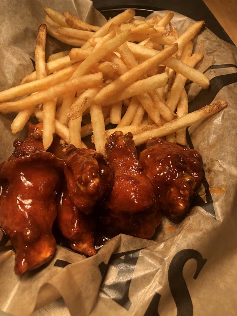 Pony Express Bar & Grill - Photo 7