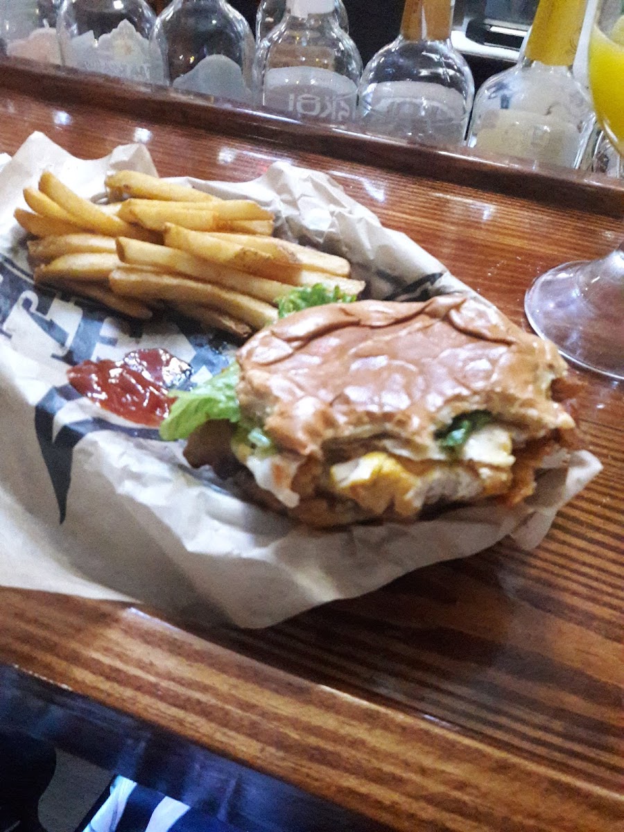 Pony Express Bar & Grill - Photo 8
